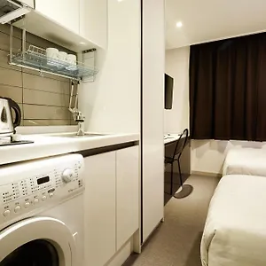 & 3*, Seul Corea del Sud